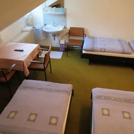 Konukevi Urberacher Hof 3*